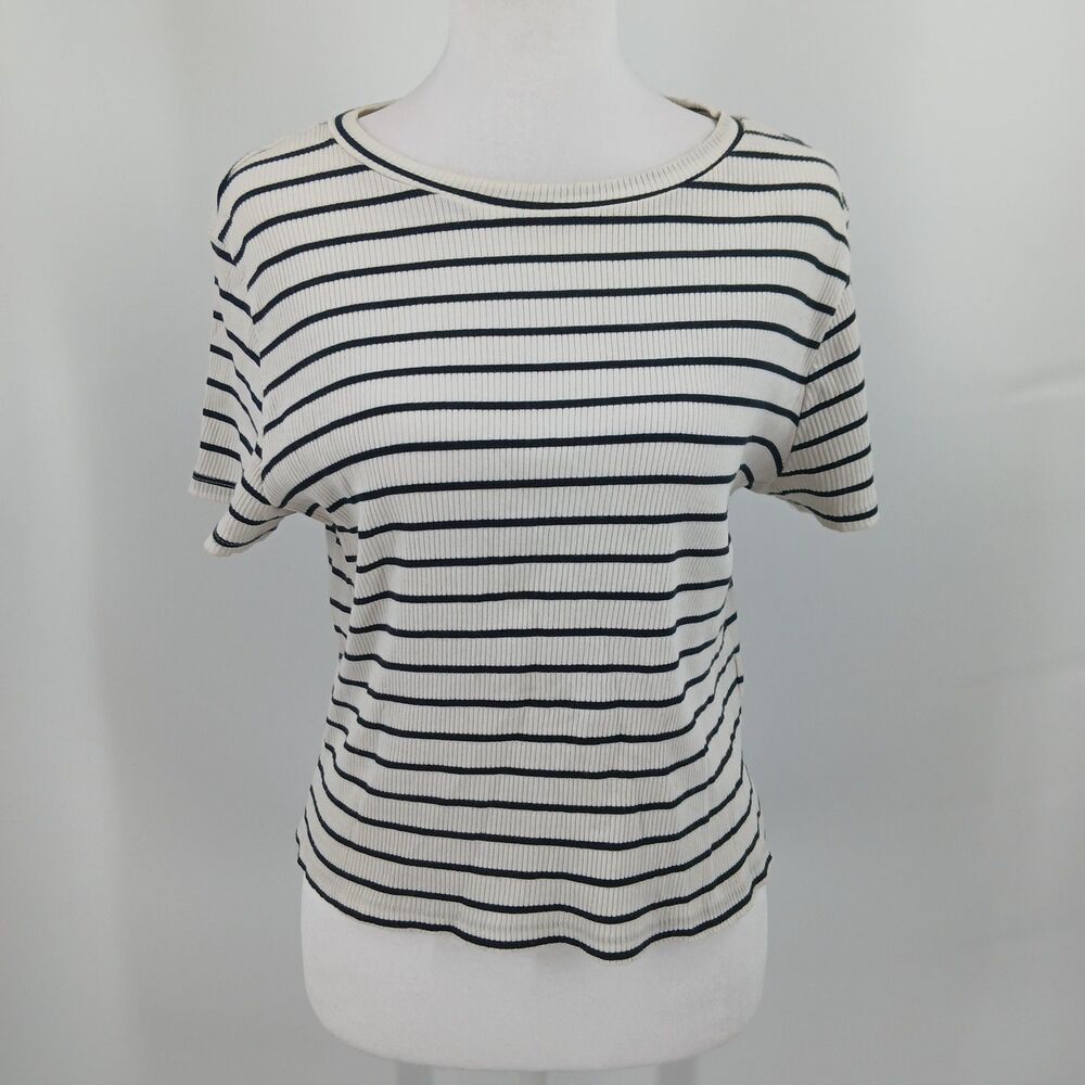 womens divided h&M size XL black and white striped short sleeve cropped top
